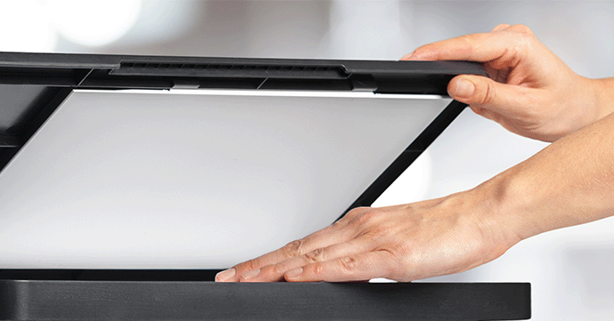 Placing a Photo on the Scanner Glass Placing a photo on the scanner glass.